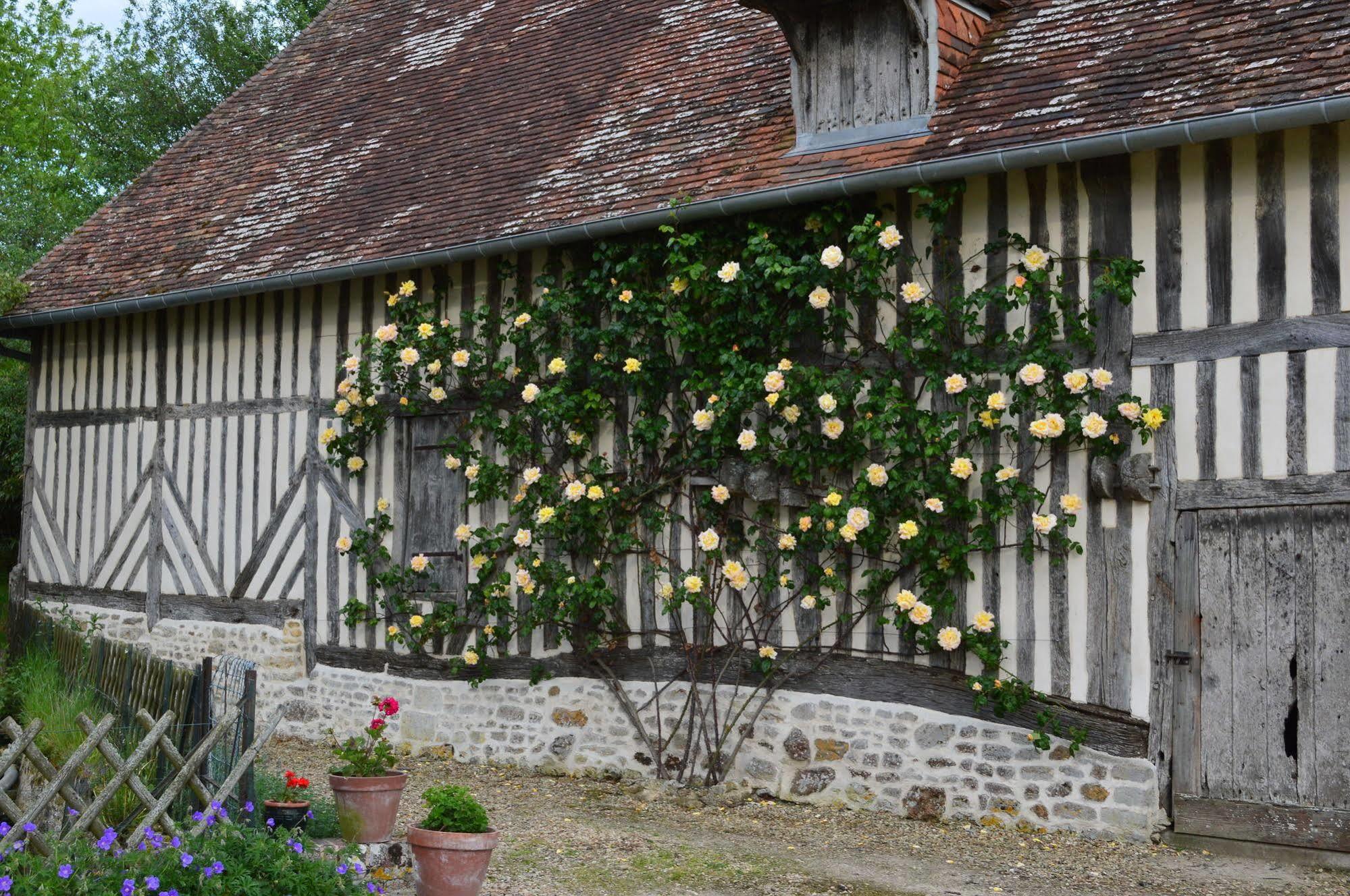 Отель Manoir Du Lieu Rocher Saint-Pierre-Sur-Dives Экстерьер фото