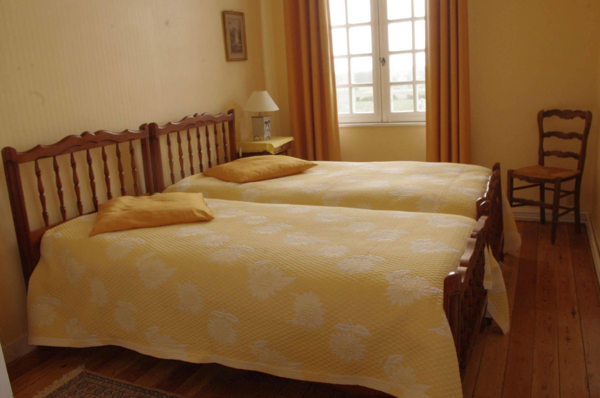 Отель Manoir Du Lieu Rocher Saint-Pierre-Sur-Dives Экстерьер фото